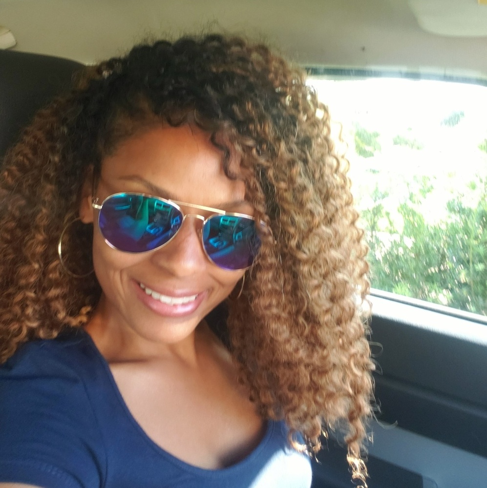 Meet your Posher, Dionne